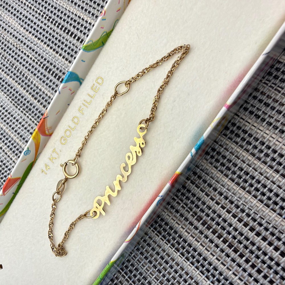 Vintage 14kt Gold Filled Princess Nameplate Bracelet 6 Inch Dainty Script Chain